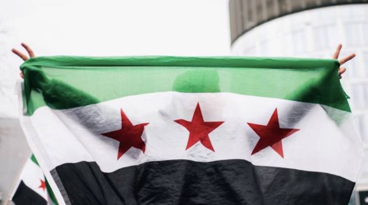 Suriah Ganti Bendera Baru Setelah Rezim Bashar al-Assad Tumbang