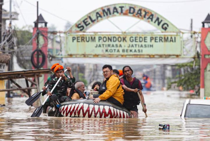 Banjir Bekasi Terparah Hingga Kawasan Elit Terendam