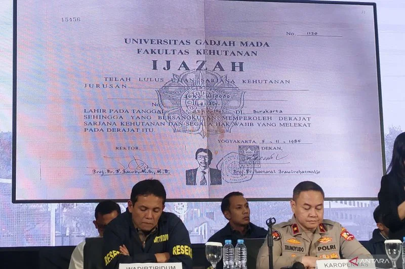 Bareskrim Polri Nyatakan Ijazah Jokowi Asli, Roy Suryo Ragu - Kemajuan Rakyat Bareskrim Polri Nyatakan Ijazah Jokowi Asli, Roy Suryo Ragu