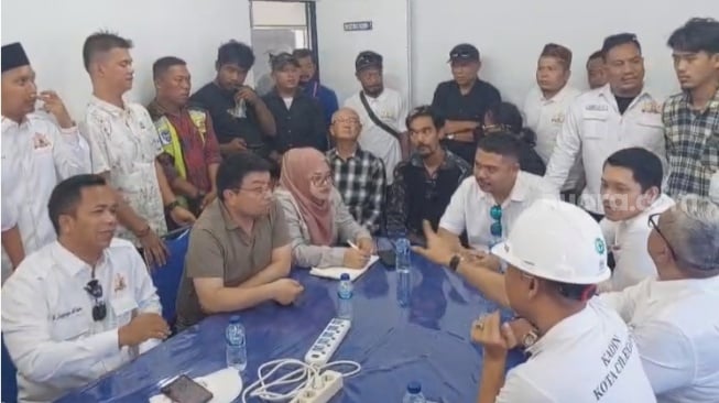 - Kemajuan Rakyat Ketua Kadin Cilegon Tersangka Kasus Pemerasan Proyek Rp5 T