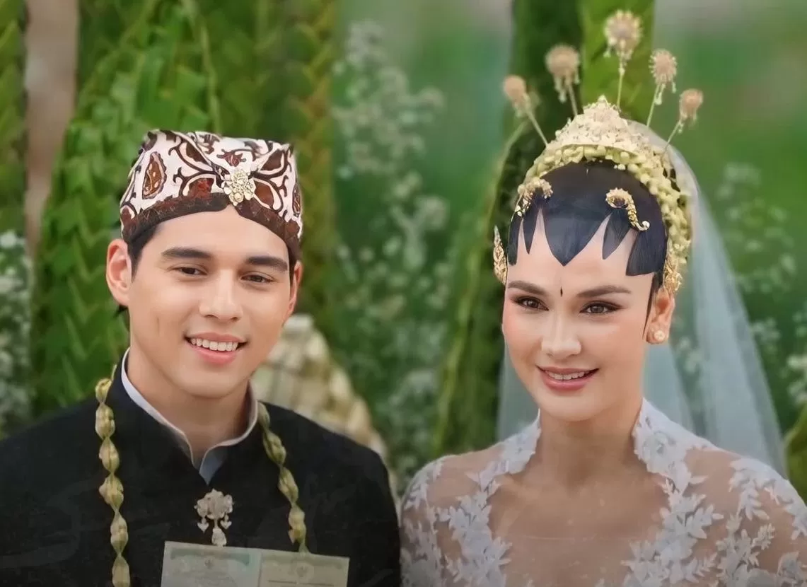 Luna Maya Menikah Dengan Maxime Bouttier di Bali - Kemajuan Rakyat Luna Maya Menikah Dengan Maxime Bouttier di Bali
