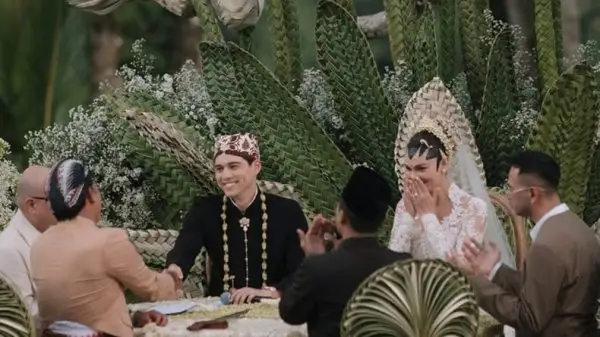 Luna Maya Menikah Dengan Maxime Bouttier di Bali - Kemajuan Rakyat Luna Maya Menikah Dengan Maxime Bouttier di Bali