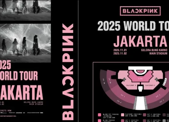 Poster resmi Blackpink 2025 World Tour Jakarta menampilkan jadwal 1–2 November di Gelora Bung Karno dan peta kategori kursi stadion.